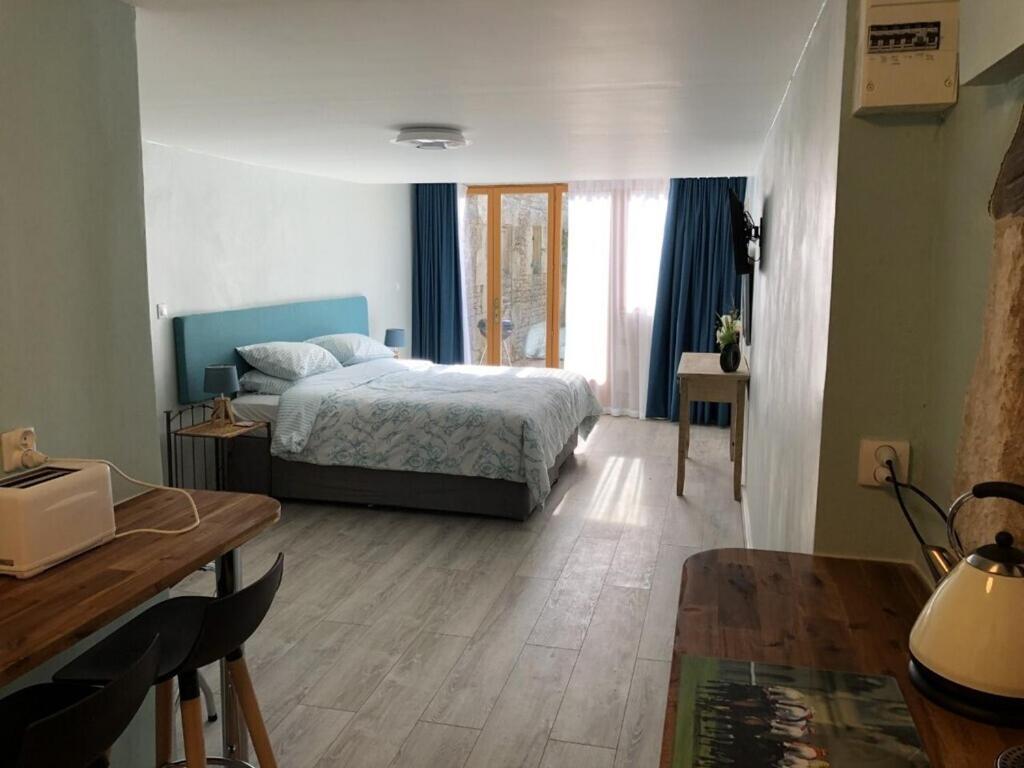 Blacksmiths In - 1 Bed * Blanzay